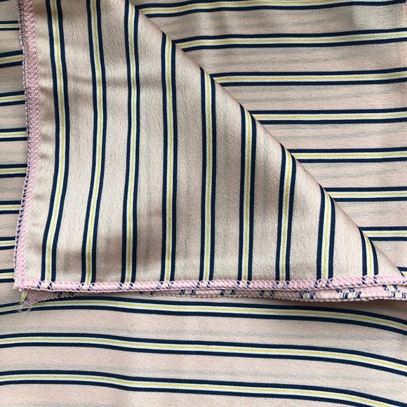 ⭐️1LEFT - Striped silky satin-like scarf - Picture 4 of 6